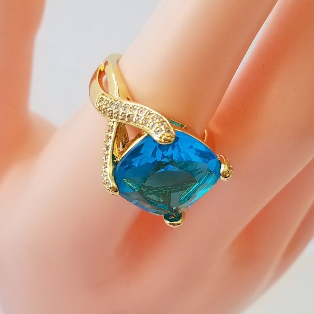 Women's Aquamarine Crystal Gold Ring Size 8